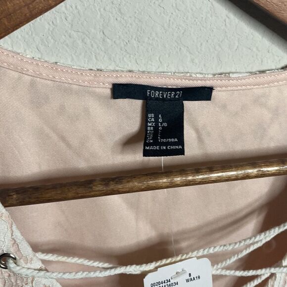 NWT Forever 21 White pink overlay Lace crop top cropped bohemian Size Large L - Picture 3 of 6